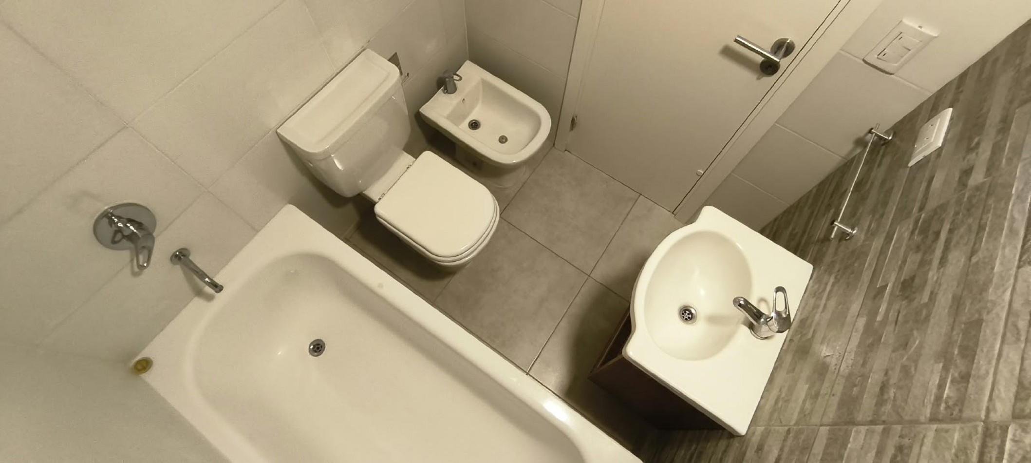 VENTA DEPARTAMENTO 2 AMB.CON BALCON Y COCHERA ZONA CHAUVIN