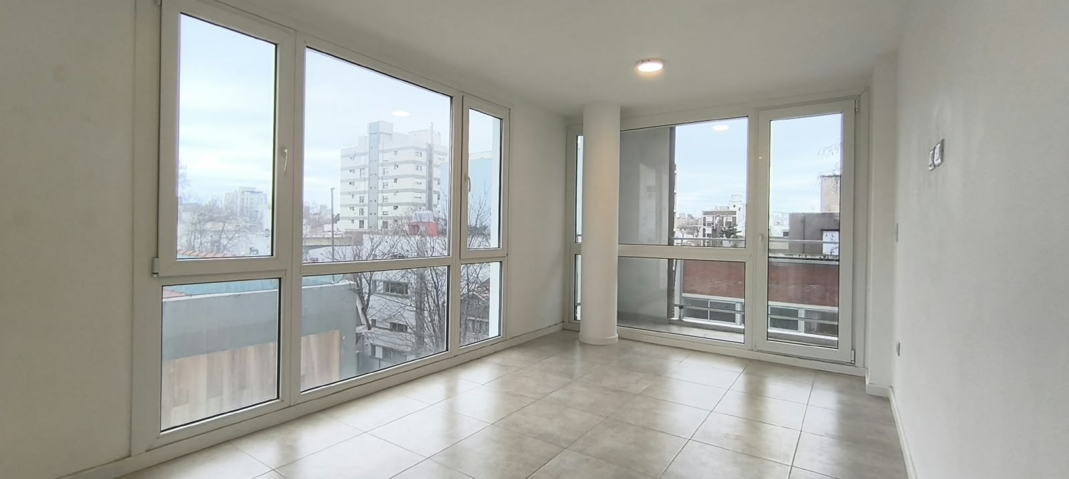VENTA DEPARTAMENTO 2 AMB.CON BALCON Y COCHERA ZONA CHAUVIN