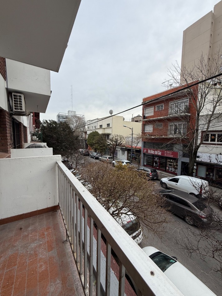 VENTA DPTO 2 AMBIENTES DE 47 MTS AL FRENTE CON BALCON ZONA CENTRO 