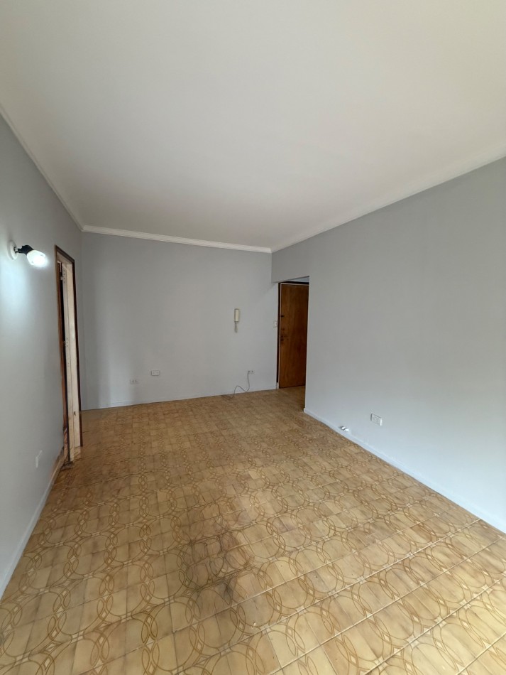 VENTA DPTO 2 AMBIENTES DE 47 MTS AL FRENTE CON BALCON ZONA CENTRO 