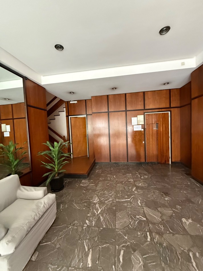 VENTA DPTO 2 AMBIENTES DE 47 MTS AL FRENTE CON BALCON ZONA CENTRO 