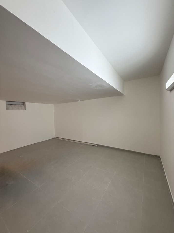 VENTA EXCELENTE LOCAL DE 88 MTS2 CON SOTANO ZONA PLAZA MITRE 