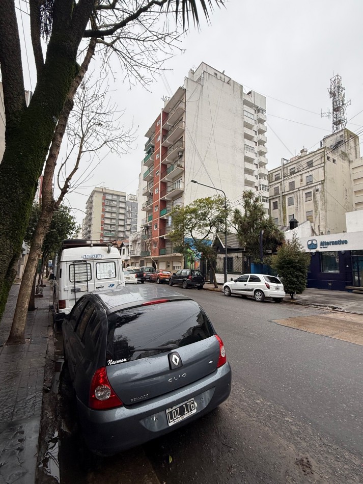 VENTA EXCELENTE LOCAL DE 88 MTS2 CON SOTANO ZONA PLAZA MITRE 