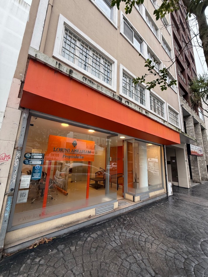 VENTA EXCELENTE LOCAL DE 88 MTS2 CON SOTANO ZONA PLAZA MITRE 