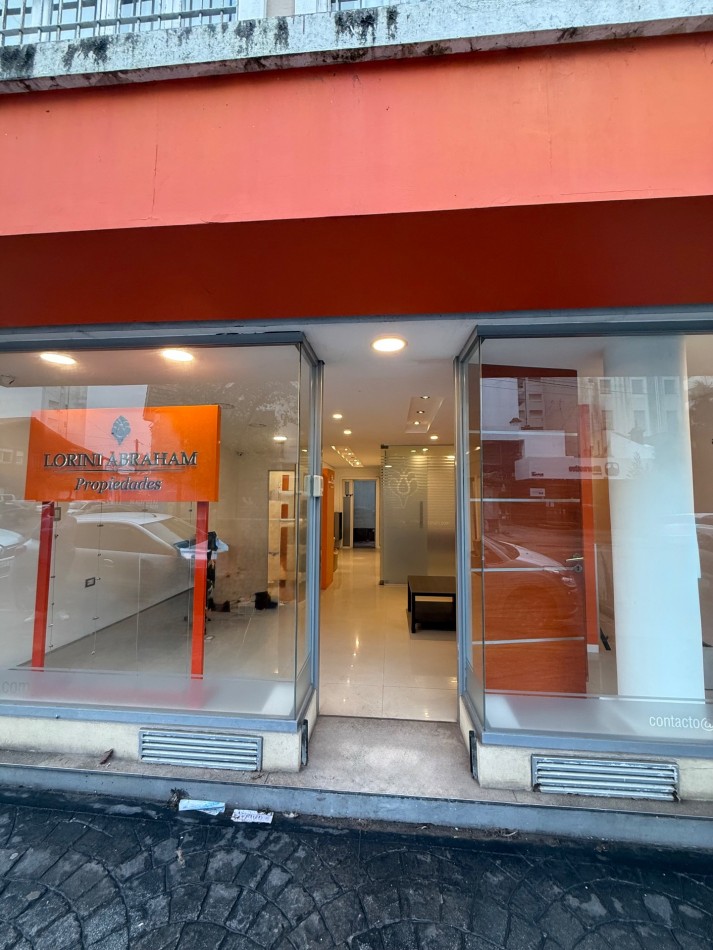 VENTA EXCELENTE LOCAL DE 88 MTS2 CON SOTANO ZONA PLAZA MITRE 