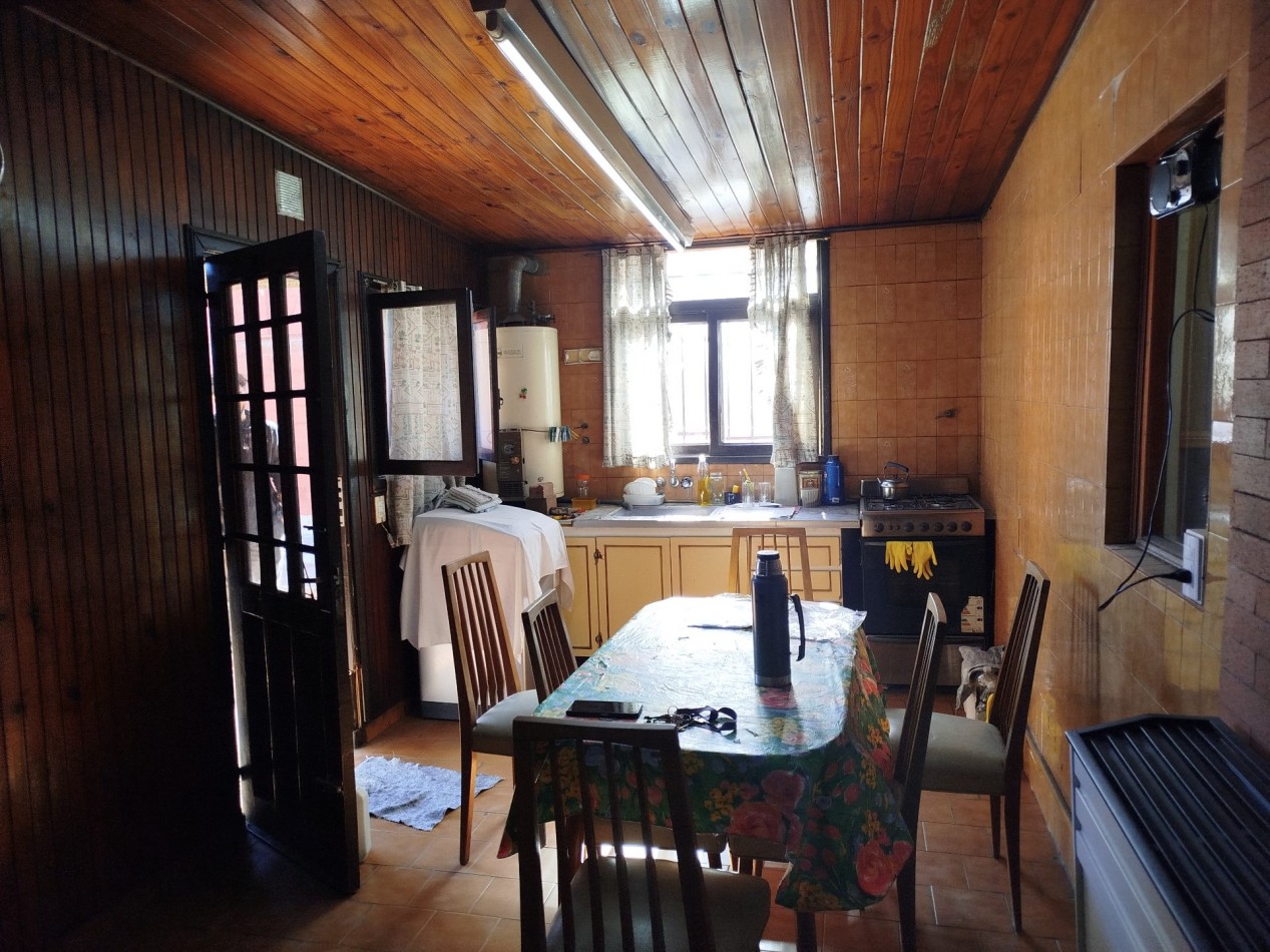 VENTA CASA 4 AMBIENTES CON PARQUE Y GARAJE EN BARRIO PERALTA RAMOS OESTE