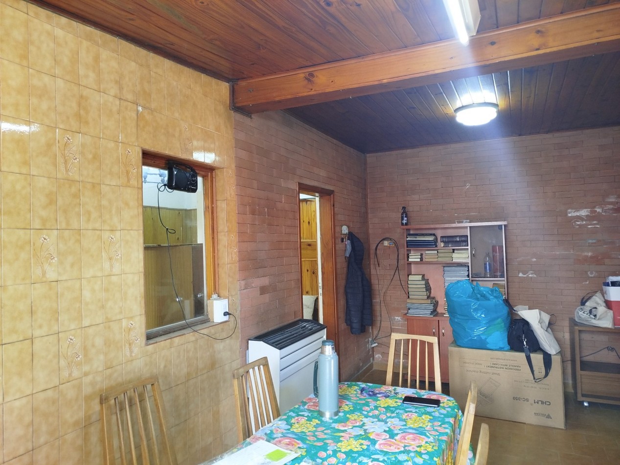 VENTA CASA 4 AMBIENTES CON PARQUE Y GARAJE EN BARRIO PERALTA RAMOS OESTE