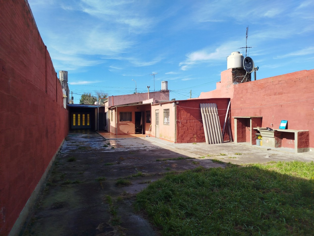 VENTA CASA 4 AMBIENTES CON PARQUE Y GARAJE EN BARRIO PERALTA RAMOS OESTE