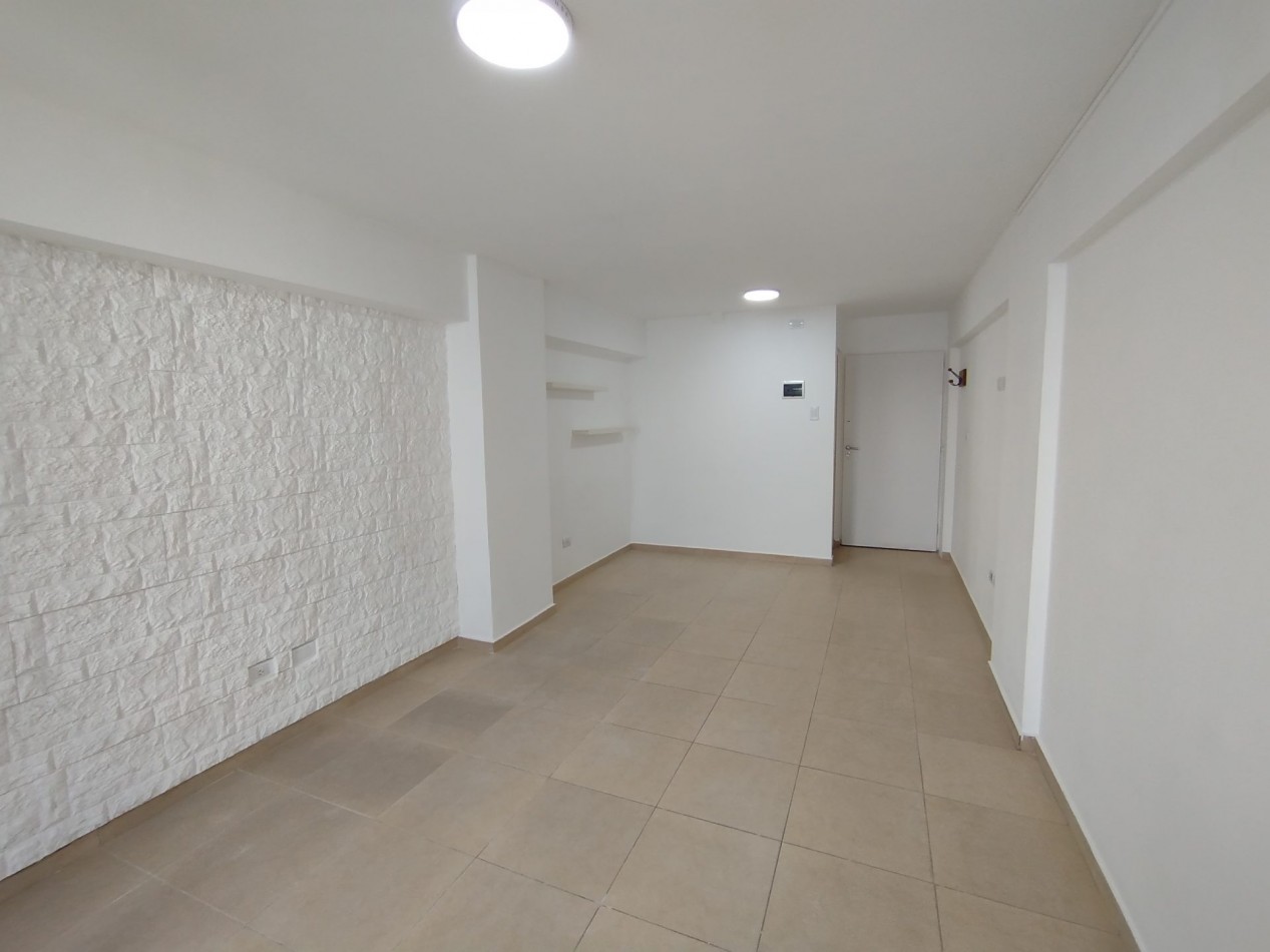 ALQUILER DEPARTAMENTO MONOAMBIENTE CON BALCON Y COCHERA EN BARRIO LA PERLA