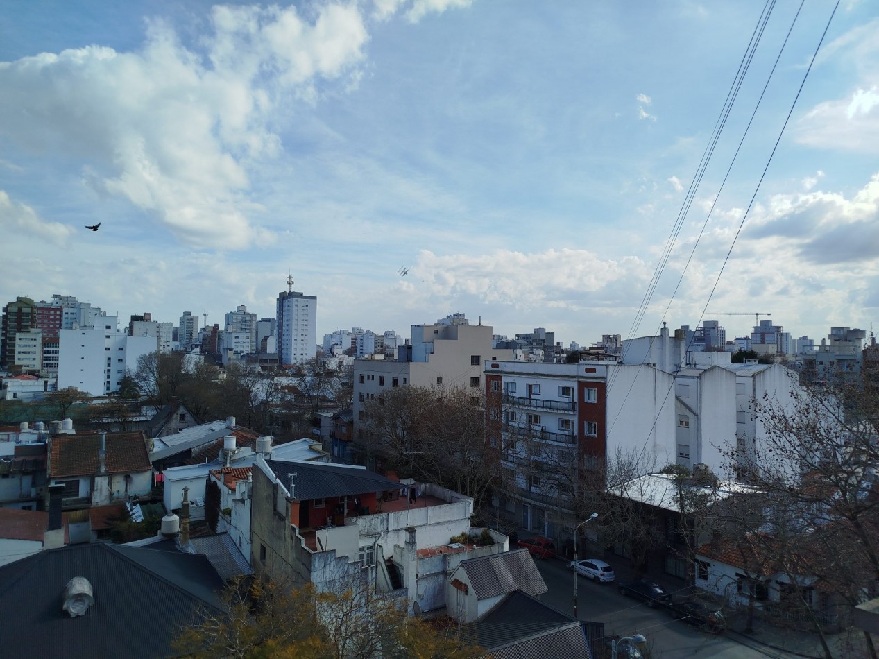 ALQUILER DEPARTAMENTO MONOAMBIENTE CON BALCON Y COCHERA EN BARRIO LA PERLA