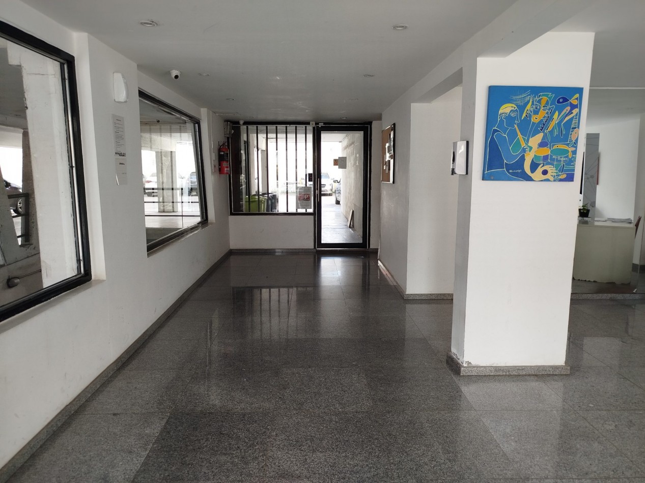 ALQUILER DEPARTAMENTO MONOAMBIENTE CON BALCON Y COCHERA EN BARRIO LA PERLA