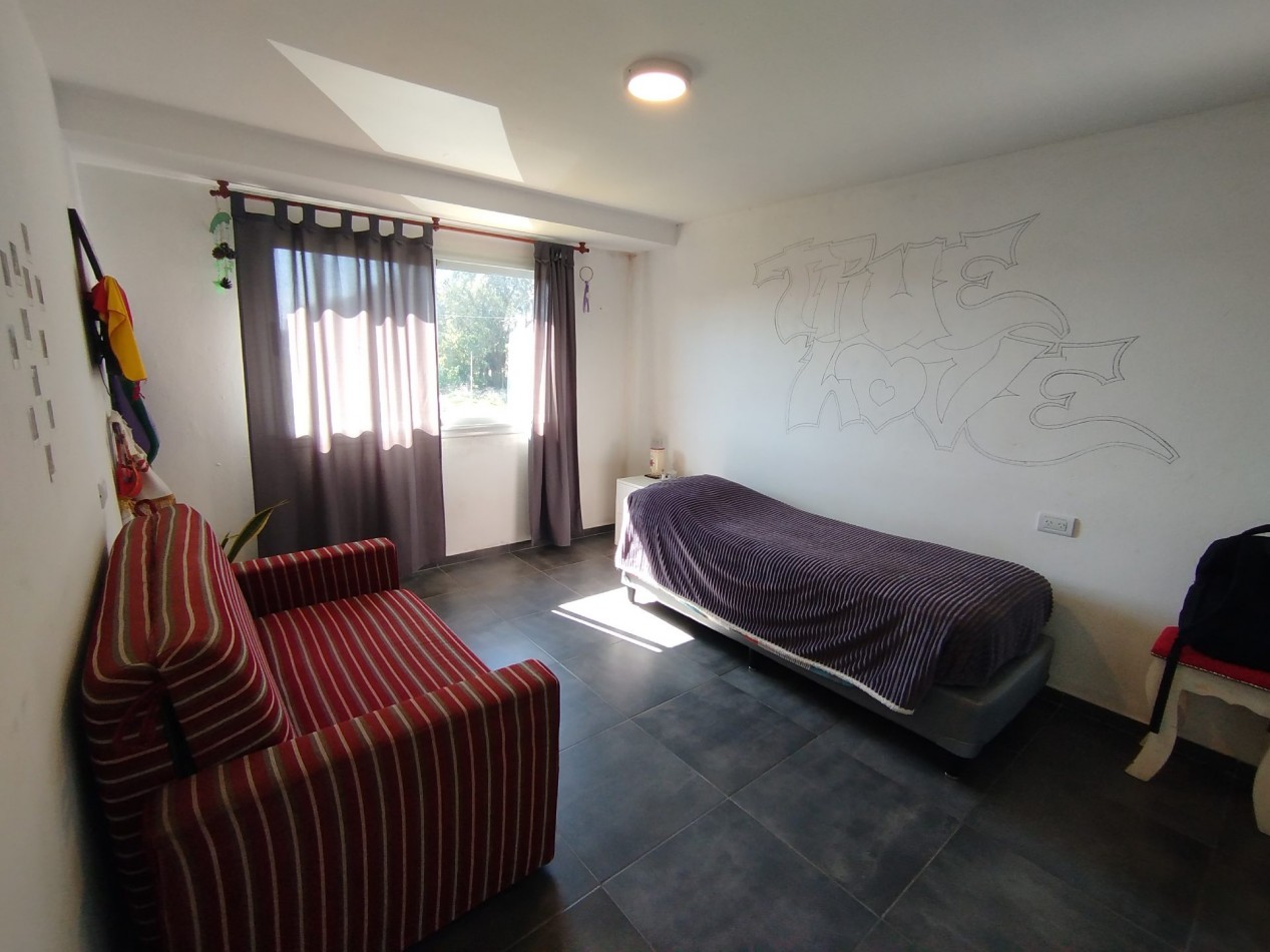 VENTA CASA 3 AMBIENTES CON GRAN PARQUE Y PILETA EN BARRIO LOMAS DE SAN PATRICIO