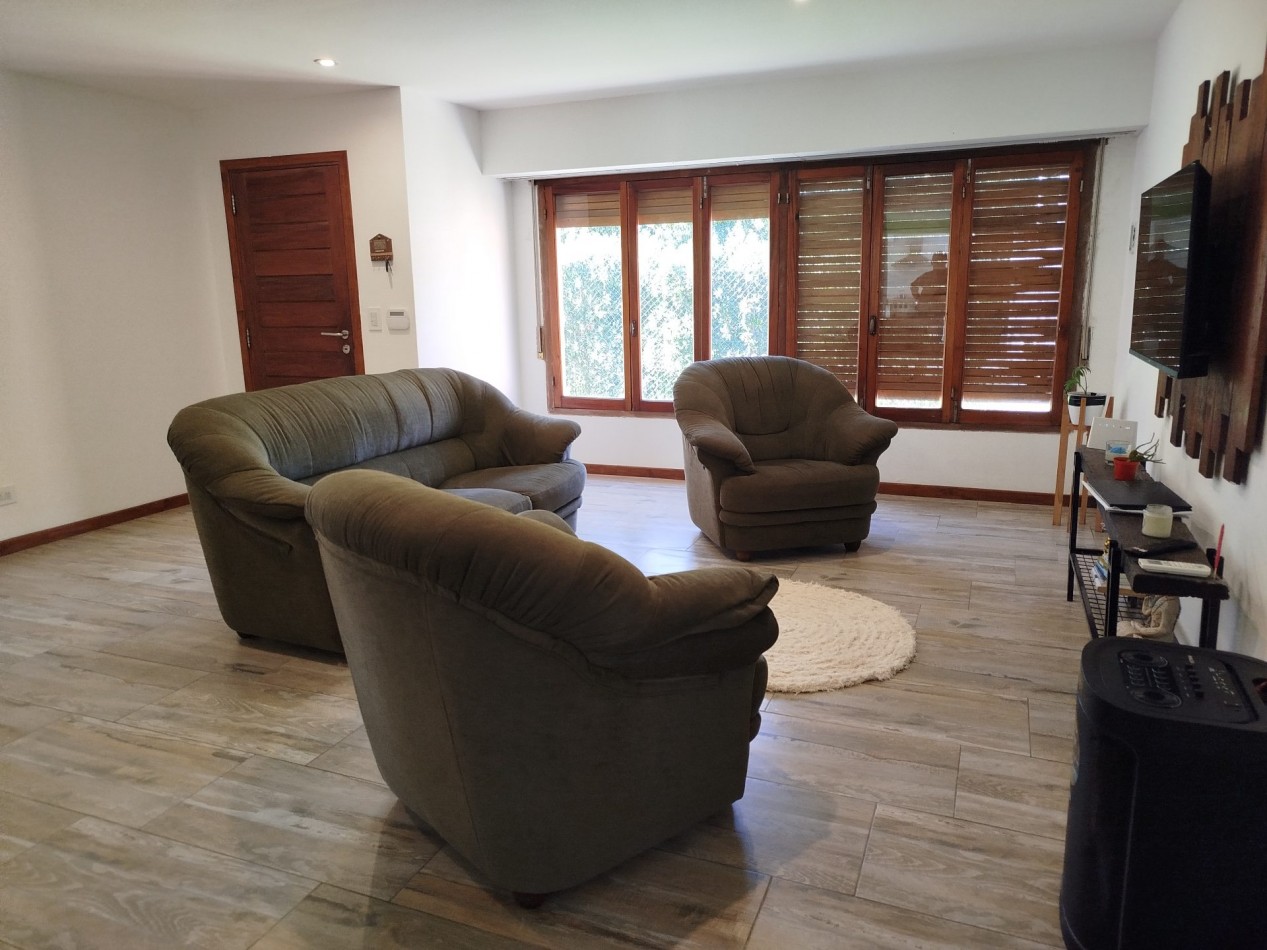 VENTA CASA 3 AMBIENTES CON GRAN PARQUE Y PILETA EN BARRIO LOMAS DE SAN PATRICIO