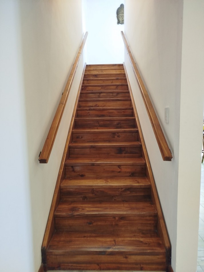 VENTA CASA 3 AMBIENTES CON GRAN PARQUE Y PILETA EN BARRIO LOMAS DE SAN PATRICIO