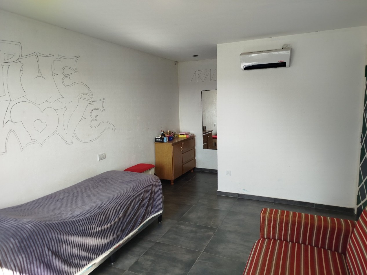 VENTA CASA 3 AMBIENTES CON GRAN PARQUE Y PILETA EN BARRIO LOMAS DE SAN PATRICIO