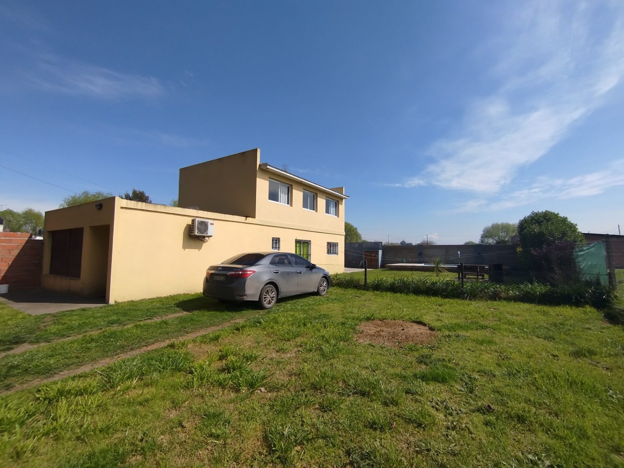 VENTA CASA 3 AMBIENTES CON GRAN PARQUE Y PILETA EN BARRIO LOMAS DE SAN PATRICIO