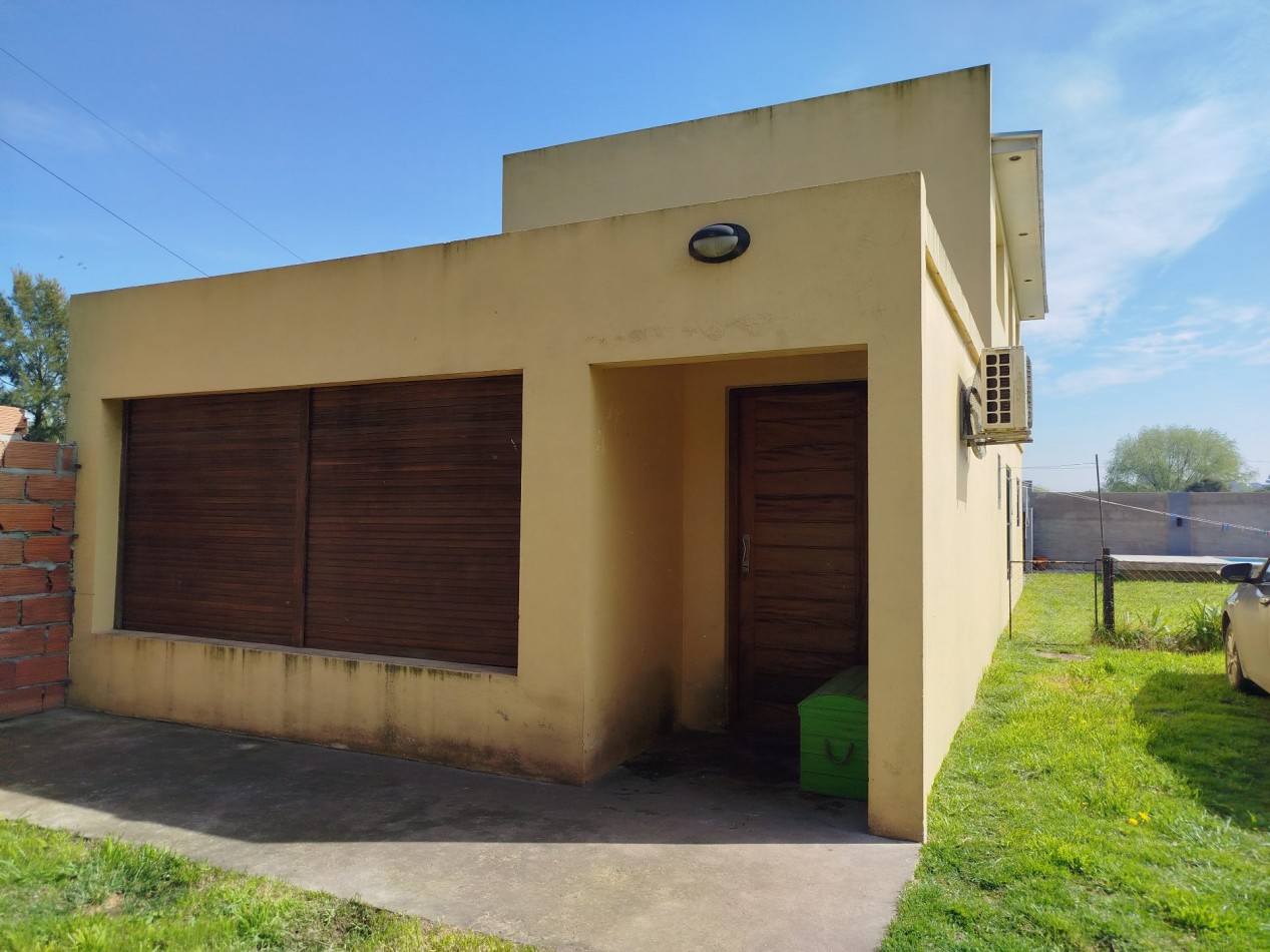 VENTA CASA 3 AMBIENTES CON GRAN PARQUE Y PILETA EN BARRIO LOMAS DE SAN PATRICIO