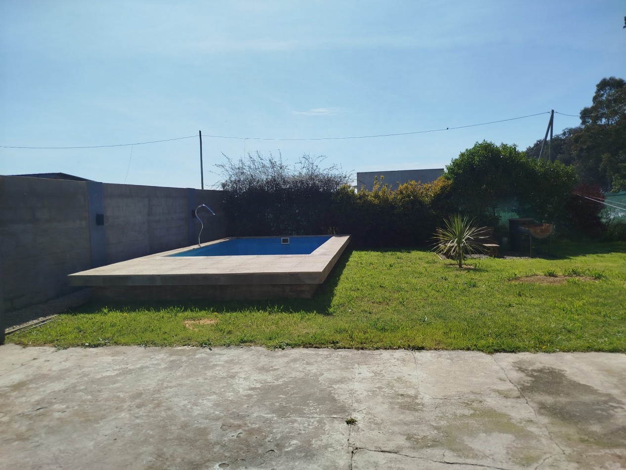 VENTA CASA 3 AMBIENTES CON GRAN PARQUE Y PILETA EN BARRIO LOMAS DE SAN PATRICIO