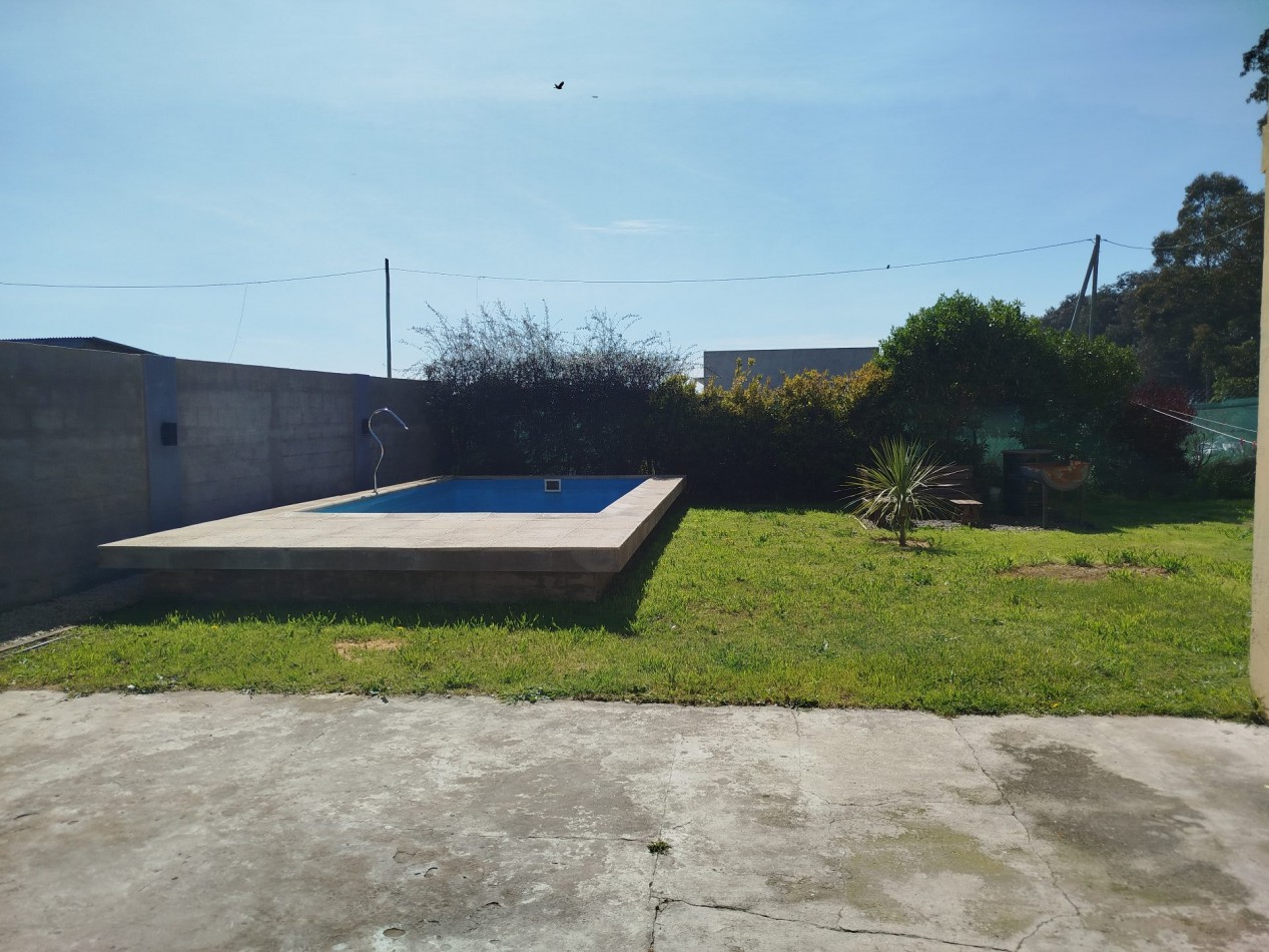 VENTA CASA 3 AMBIENTES CON GRAN PARQUE Y PILETA EN BARRIO LOMAS DE SAN PATRICIO