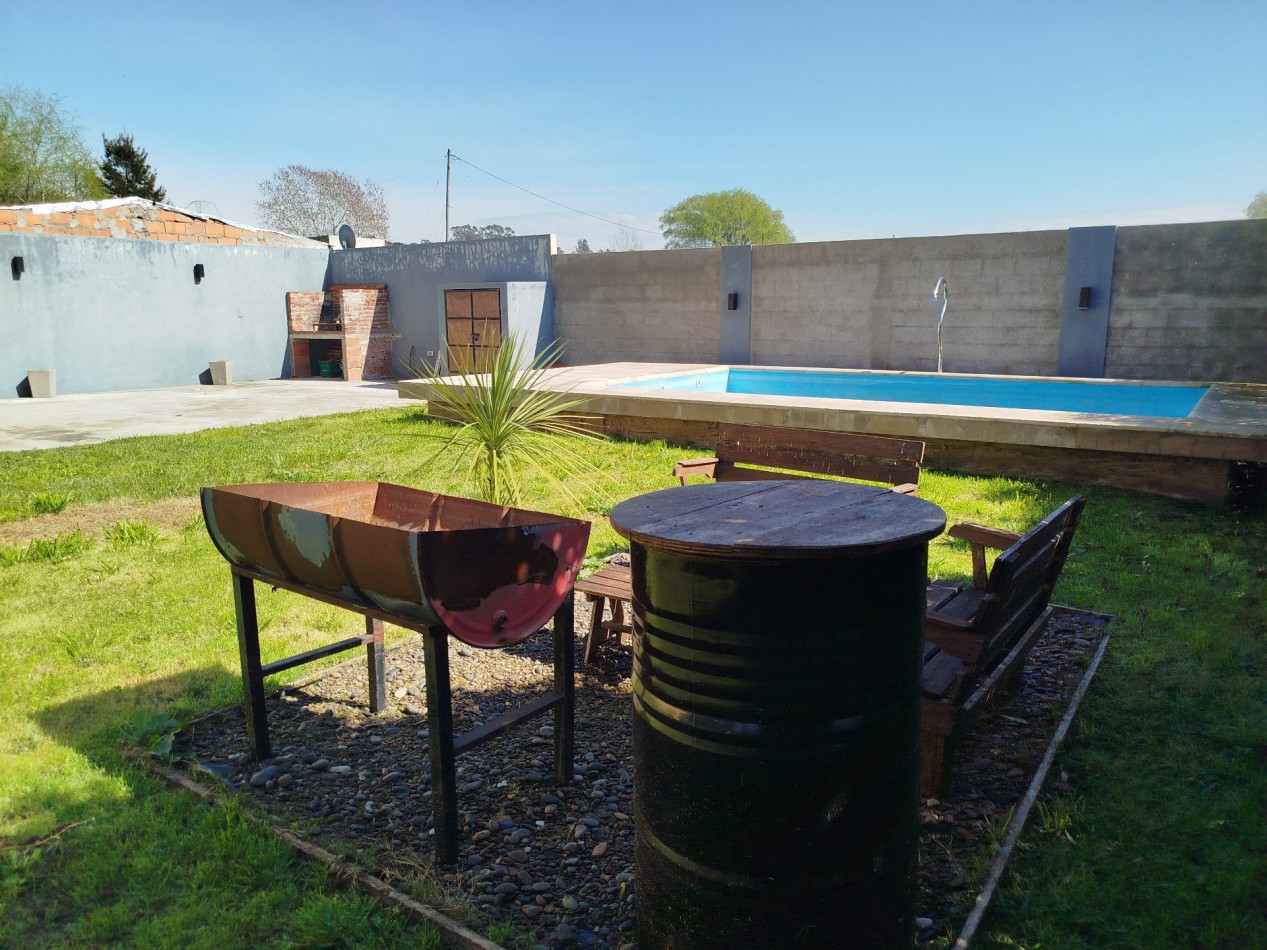 VENTA CASA 3 AMBIENTES CON GRAN PARQUE Y PILETA EN BARRIO LOMAS DE SAN PATRICIO