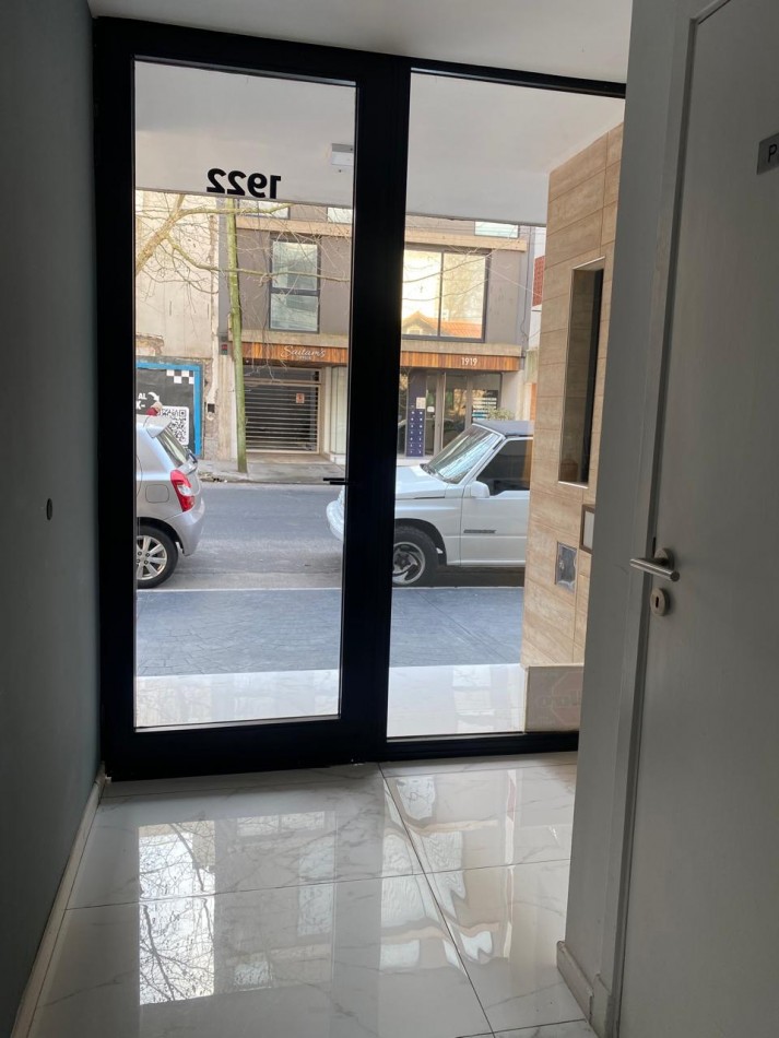 VENTA MONO AMBIENTE AMPLIO AMUEBLADO A ESTRENAR ZONA ALDREY