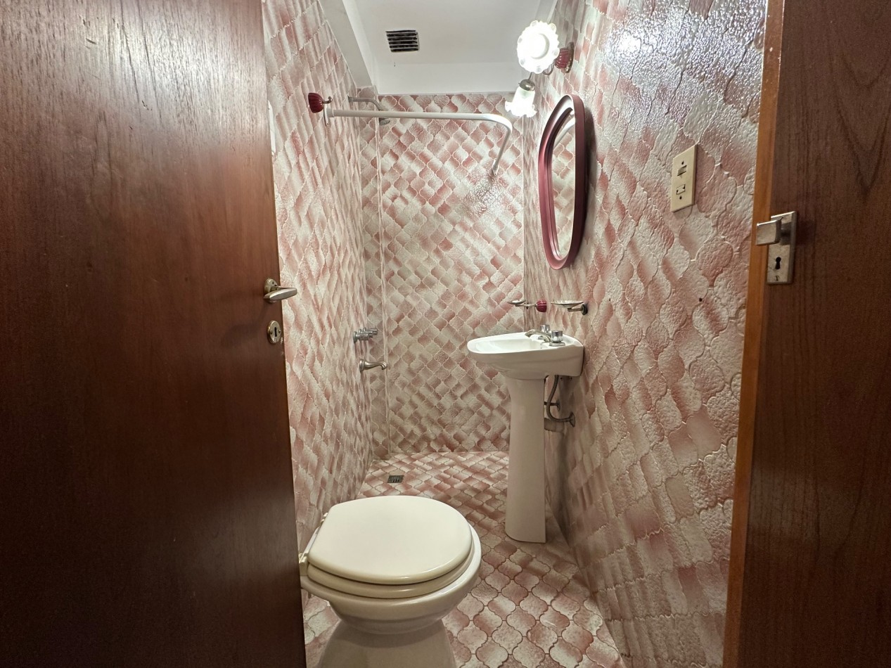 ALQUILER ANUAL CHALET 4 AMBIENTES CON GARAGE Y PATIO ALVEAR 4500 SAN CARLOS