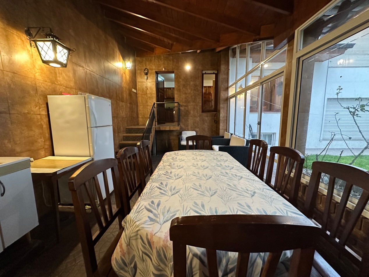 ALQUILER ANUAL CHALET 4 AMBIENTES CON GARAGE Y PATIO ALVEAR 4500 SAN CARLOS
