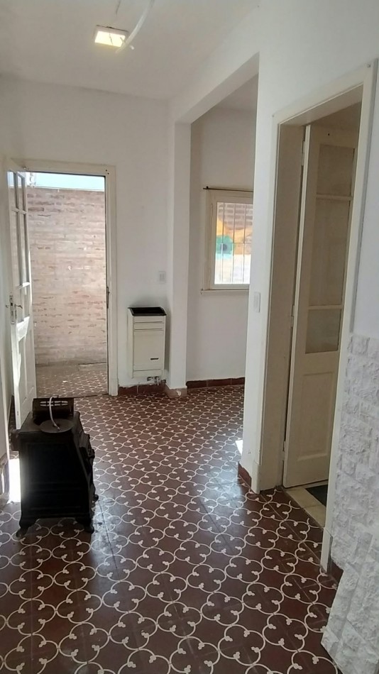 VENTA PH 2 AMBIENTES EN PLANTA BAJA CON PATIO- A RECICLAR LA PERLA
