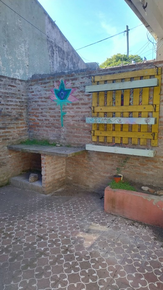 VENTA PH 2 AMBIENTES EN PLANTA BAJA CON PATIO- A RECICLAR LA PERLA