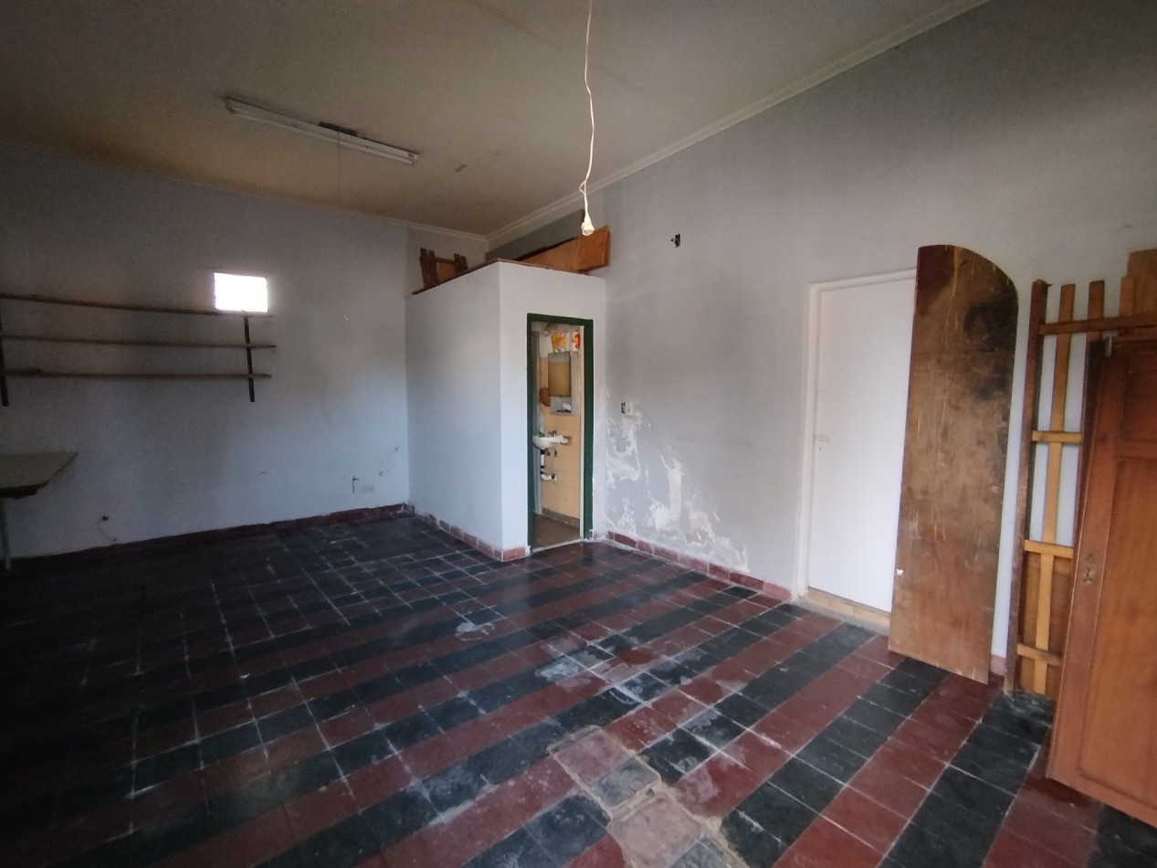 VENTA CASA 3 AMB CON GARAGE PATIO Y LOCAL ESQUINA VILLA PRIMERA