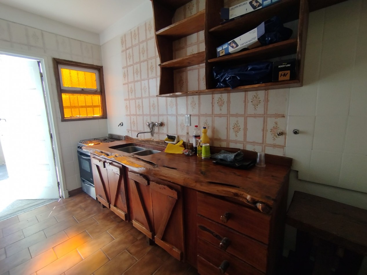 VENTA CASA 3 AMB CON GARAGE PATIO Y LOCAL ESQUINA VILLA PRIMERA