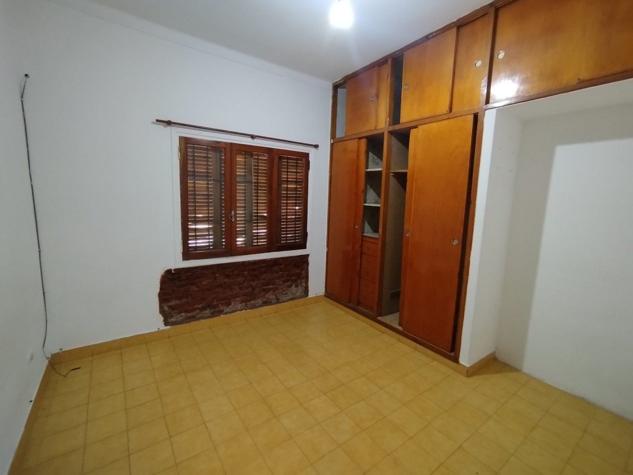 VENTA CASA 3 AMB CON GARAGE PATIO Y LOCAL ESQUINA VILLA PRIMERA