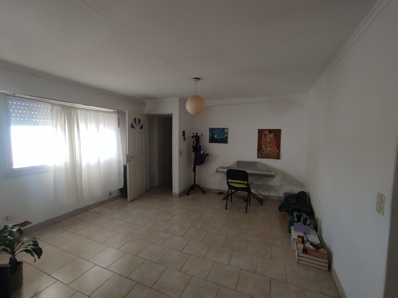 VENTA EN BLOCK CASA CON DOS DEPARTAMENTOS Y DEPOSITO CON MONTACARGAS EN BARRIO PERALTA RAMOS OESTE