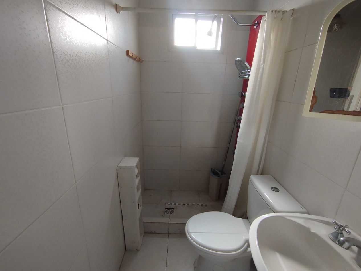 VENTA EN BLOCK CASA CON DOS DEPARTAMENTOS Y DEPOSITO CON MONTACARGAS EN BARRIO PERALTA RAMOS OESTE