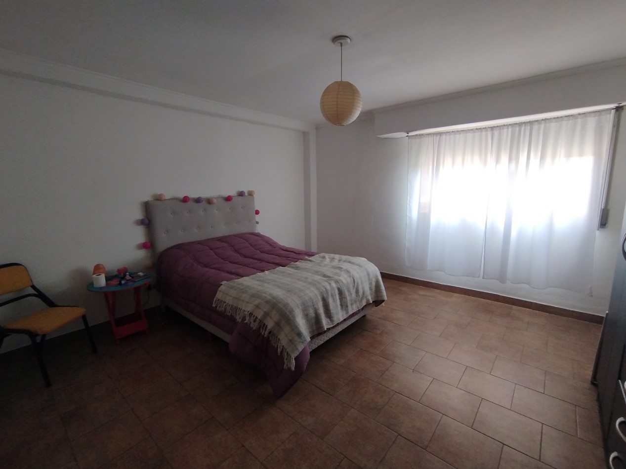 VENTA EN BLOCK CASA CON DOS DEPARTAMENTOS Y DEPOSITO CON MONTACARGAS EN BARRIO PERALTA RAMOS OESTE