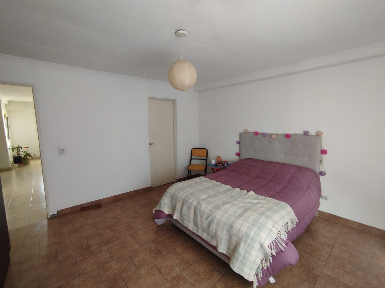 VENTA EN BLOCK CASA CON DOS DEPARTAMENTOS Y DEPOSITO CON MONTACARGAS EN BARRIO PERALTA RAMOS OESTE