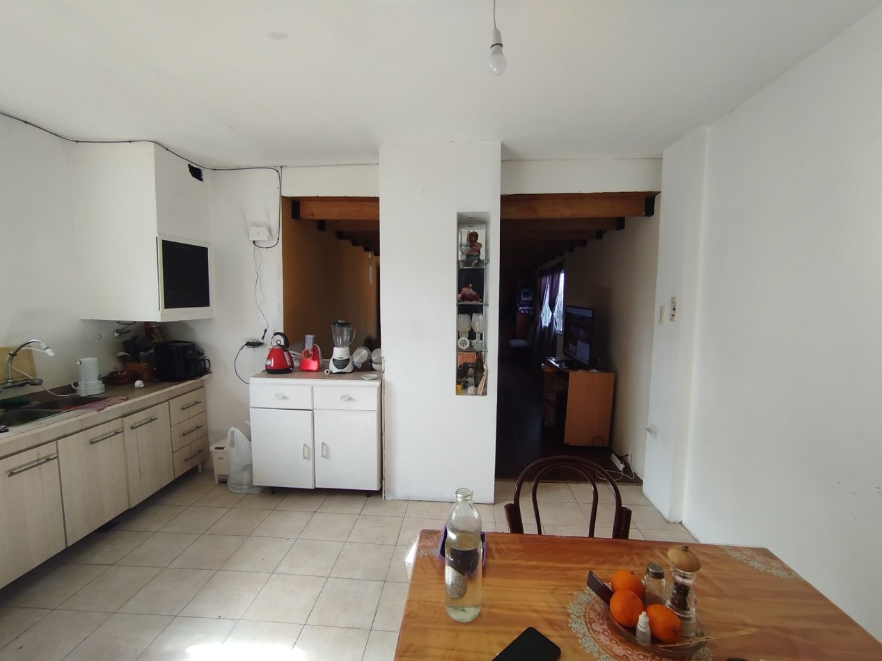 VENTA EN BLOCK CASA CON DOS DEPARTAMENTOS Y DEPOSITO CON MONTACARGAS EN BARRIO PERALTA RAMOS OESTE