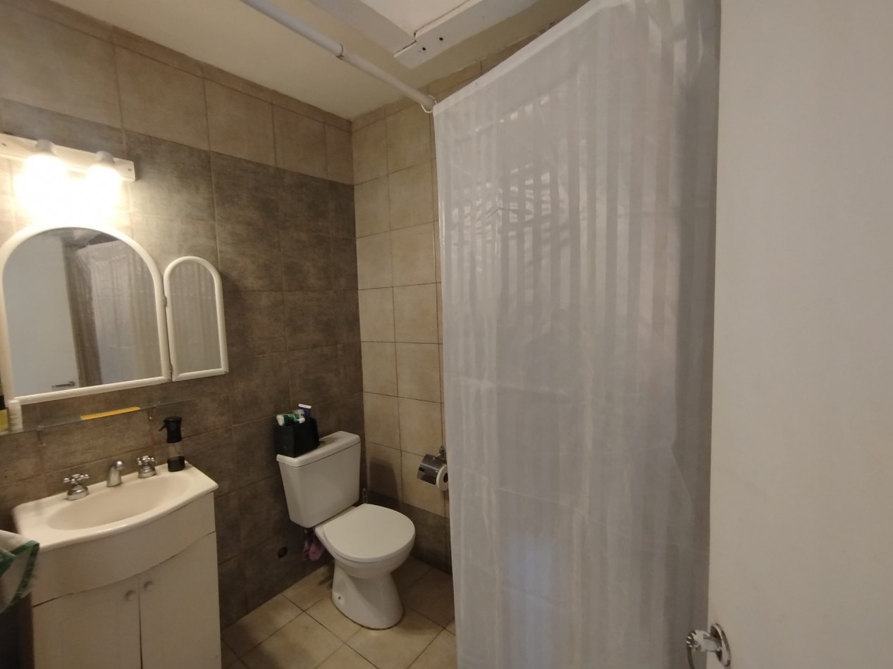 VENTA EN BLOCK CASA CON DOS DEPARTAMENTOS Y DEPOSITO CON MONTACARGAS EN BARRIO PERALTA RAMOS OESTE