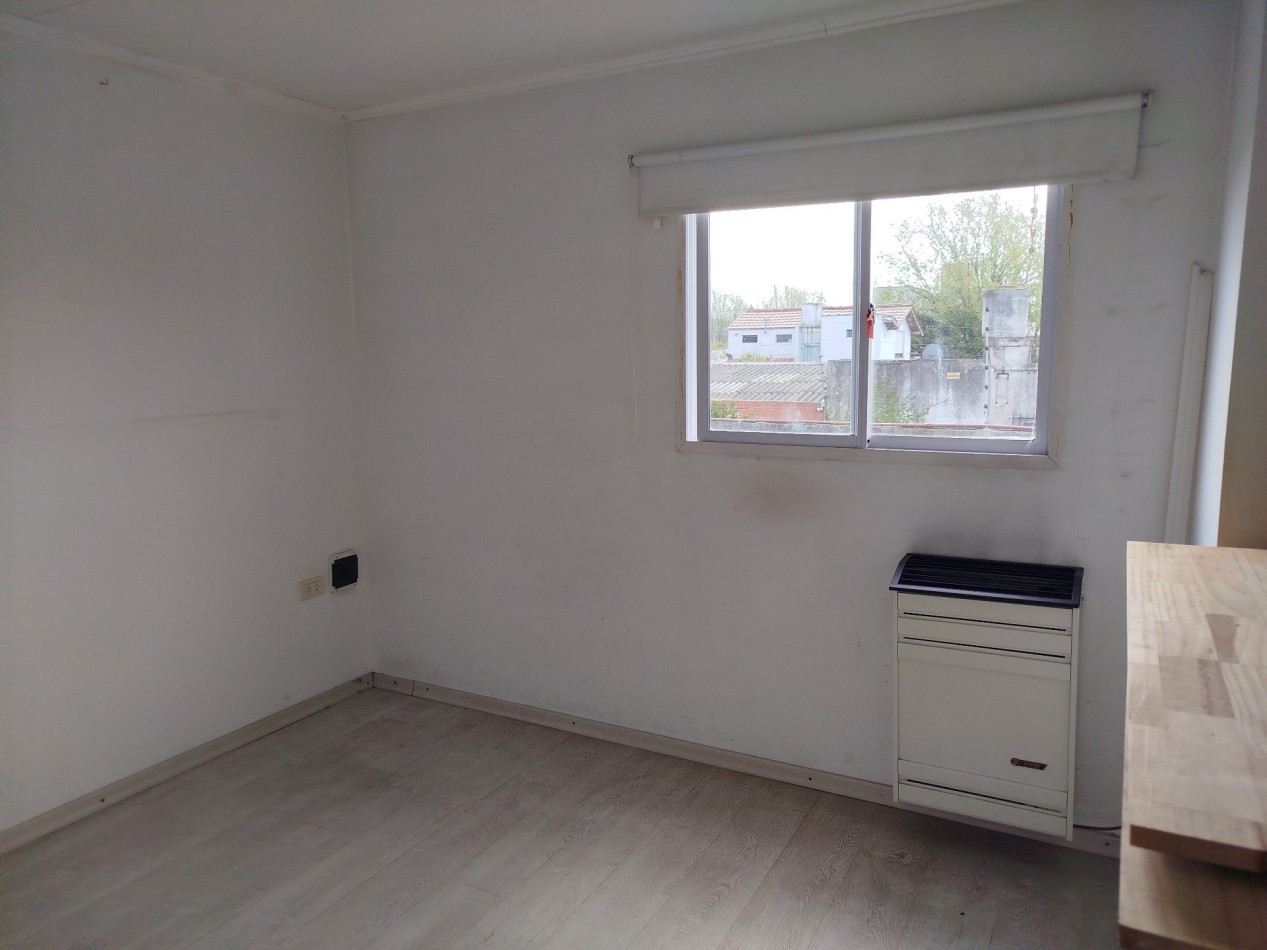 VENTA EN BLOCK CASA CON DOS DEPARTAMENTOS Y DEPOSITO CON MONTACARGAS EN BARRIO PERALTA RAMOS OESTE