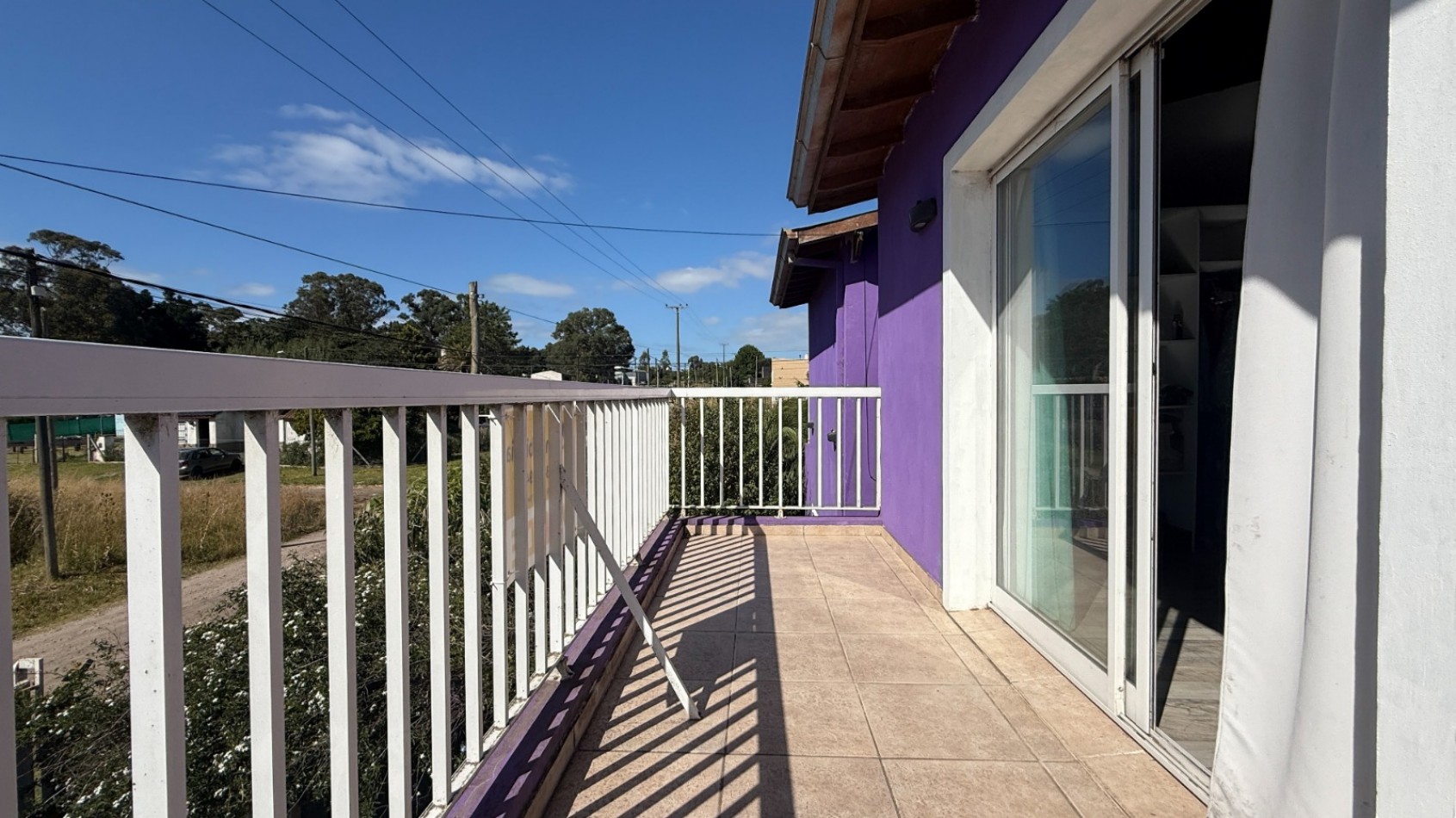VENTA CASA 5 AMBIENTES MODERNA CON PARQUE ZONA ACANTILADOS