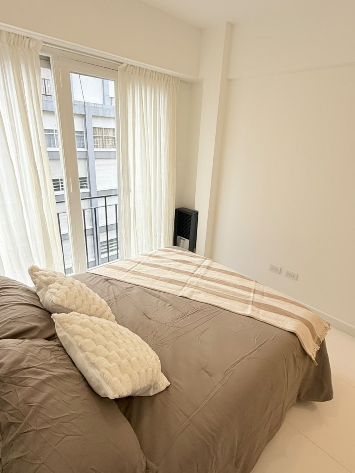 VENTA DEPTO. RECICLADO CON BALCON A LA CALLE