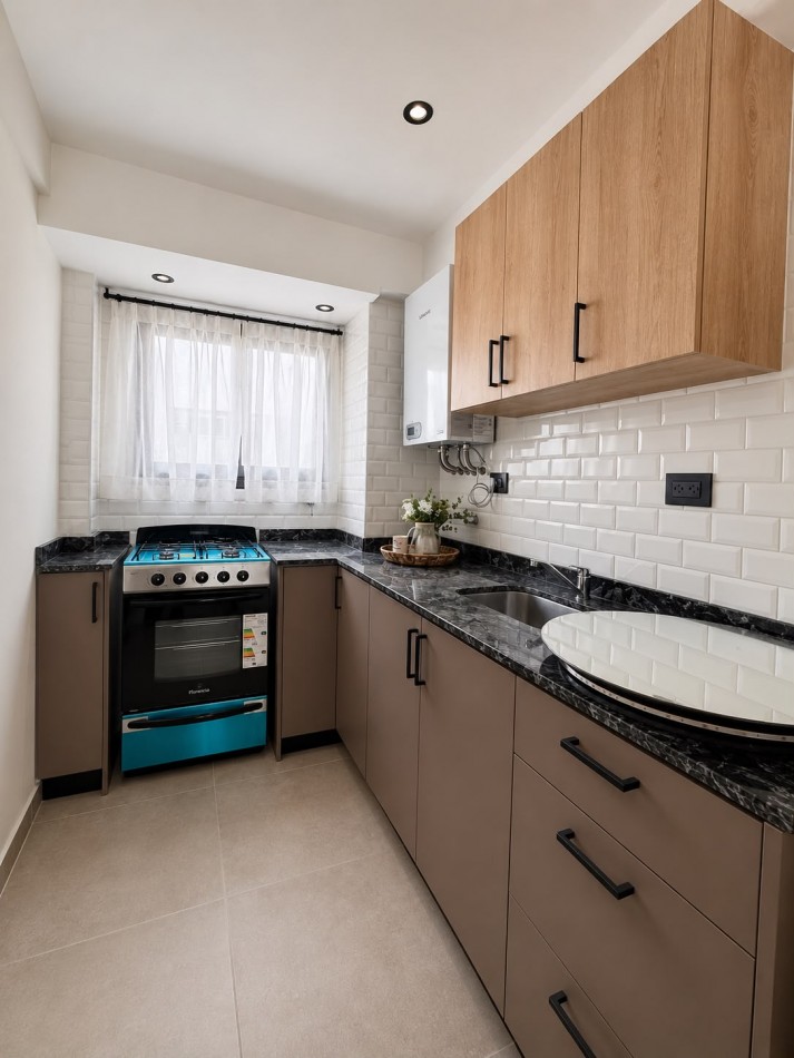 VENTA DEPARTAMENTO 3 AMBIENTES RECICLADO A LA CALLE CON BALCON | PLAZA COLON