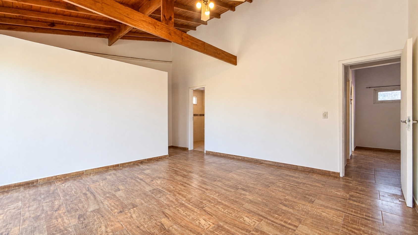 VENTA CASA 5 AMBIENTES MODERNA CON PARQUE ZONA ACANTILADOS