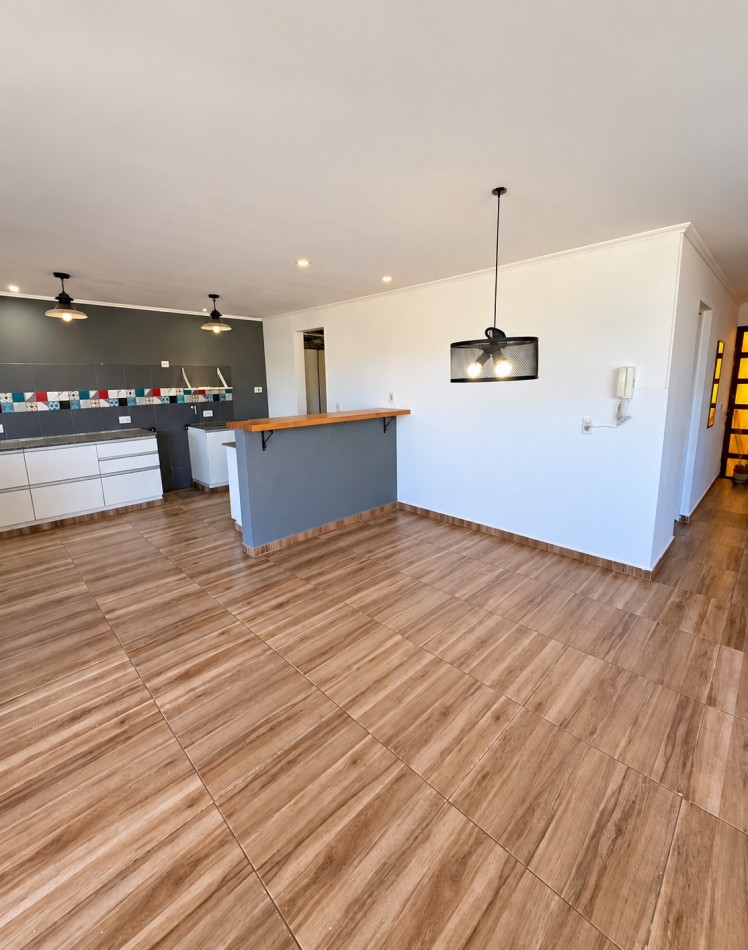 VENTA CASA 5 AMBIENTES MODERNA CON PARQUE ZONA ACANTILADOS