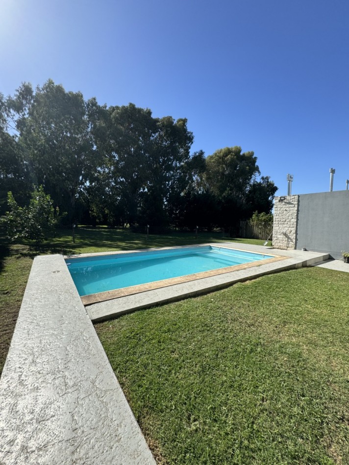 CASA EN VENTA CON PISCINA EN BARRIO PRIVADO RUMENCO
