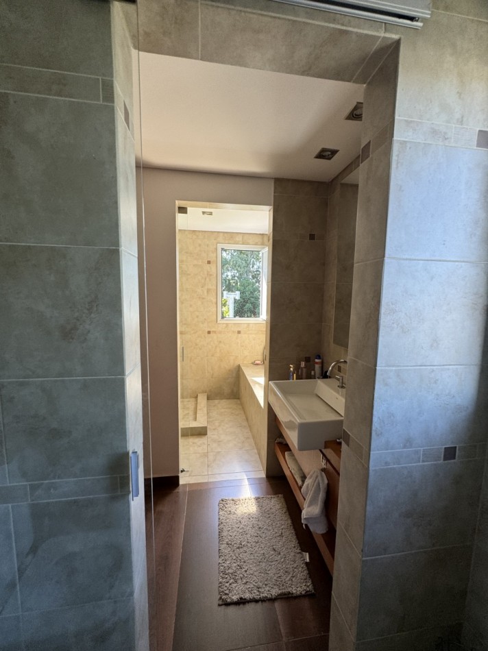 CASA EN VENTA CON PISCINA EN BARRIO PRIVADO RUMENCO
