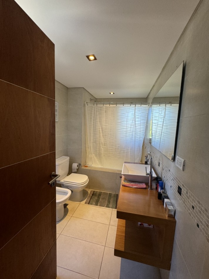CASA EN VENTA CON PISCINA EN BARRIO PRIVADO RUMENCO