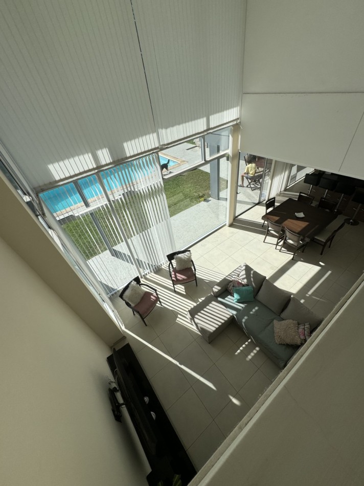 CASA EN VENTA CON PISCINA EN BARRIO PRIVADO RUMENCO