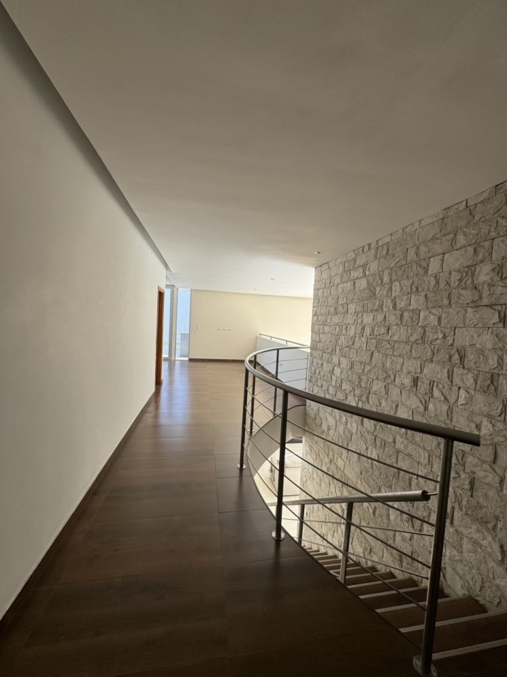 CASA EN VENTA CON PISCINA EN BARRIO PRIVADO RUMENCO