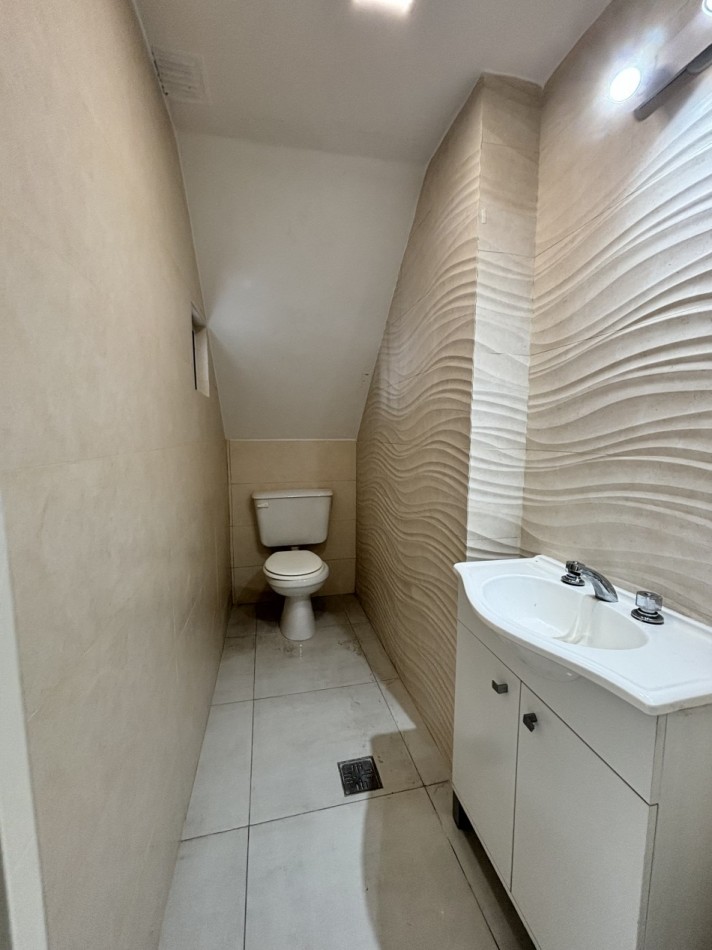 IDEAL USO COMERCIAL!! CHALET 4 AMBIENTES CON 2 DTOS DE 2 Y 3 AMBIENTES VENTA EN BLOCK CHAUVIN